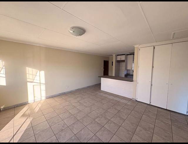 2 BEDROOM TOWNHOUSE FOR SALE IN RAVENSWOOD